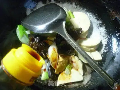 Make Black-eared onion fried chicken step 8