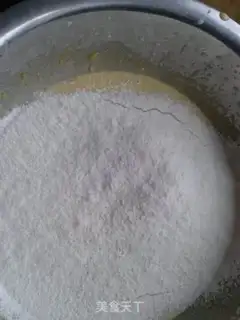 Make A melon raisin step 2
