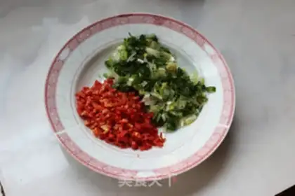 Make Onion omelet step 1