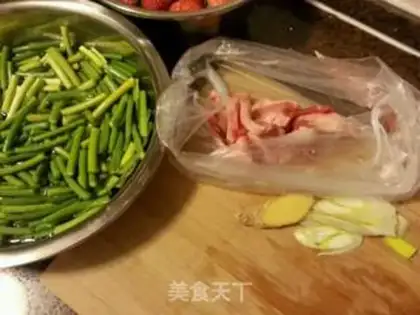 Make Garlic fried meat step 0