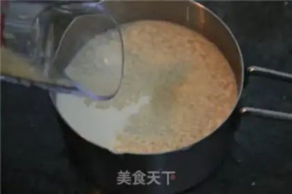 Make Jelly hands tore bread step 1