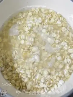 Make Milk oatmeal step 2