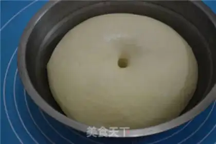 Make Jelly hands tore bread step 5