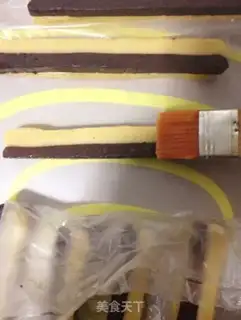 Make Two-coloured Chessies step 13