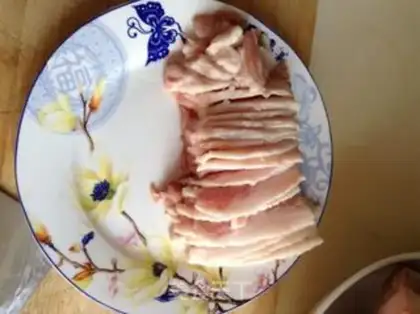 Make Hot cabbage makes meat step 0
