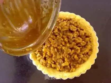 Make walnut pie step 7