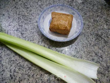 Make Celtic fried fragrance step 0
