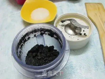 Make Black Sesame Pie step 2
