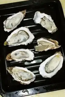 Make Garlic roasted oysters step 4