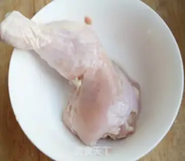 Make Fried chicken leg sandwich step 0