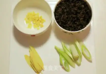 Make The homemade plum sauce step 1