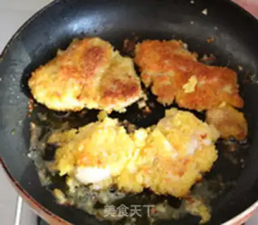 Make Fried chicken leg sandwich step 9
