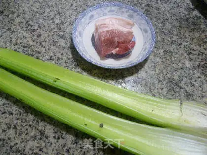 Make Five flowers and a celery step 0
