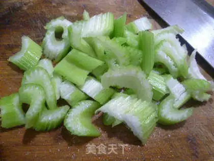 Make Five flowers and a celery step 2