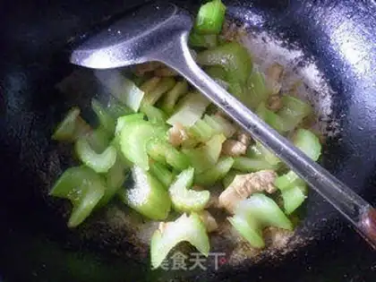Make Five flowers and a celery step 8