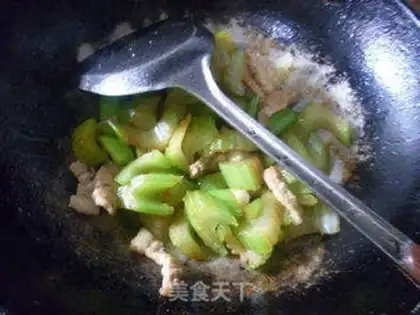 Make Five flowers and a celery step 11