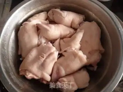 Make Soybean pig hoof step 1