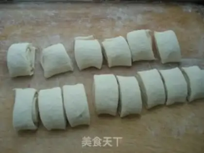Make A fragrance roll step 3