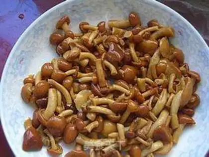 Make Rolling mushroom stew step 0