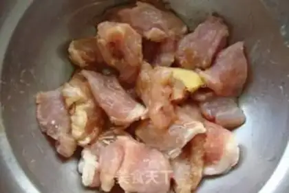 Make radish and fried meat step 0