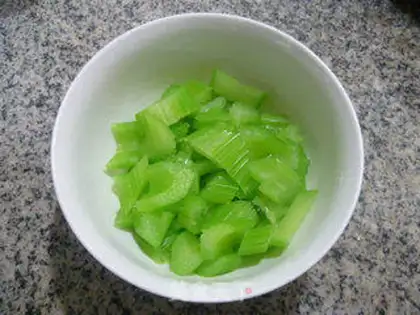 Make Apple with celery step 7