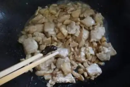 Make radish and fried meat step 5