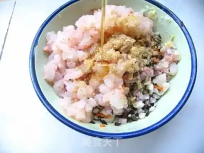 Make Three shrimp dumplings step 4