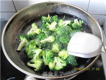 Make Pelican oil and broccoli step 3