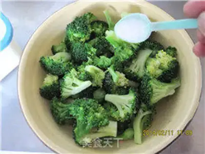 Make Pelican oil and broccoli step 5