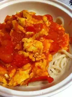 Make Tomato egg noodles step 1