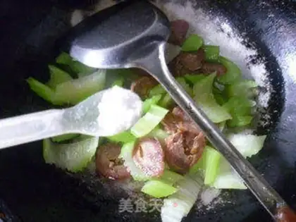 Make Weenie fried celery step 7