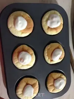 Make Sour cream cake step 4