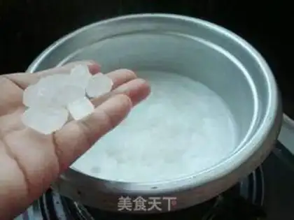 Make Watermelon coconut snow clams step 3