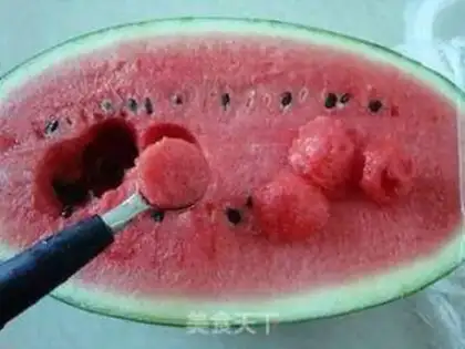 Make Watermelon coconut snow clams step 4