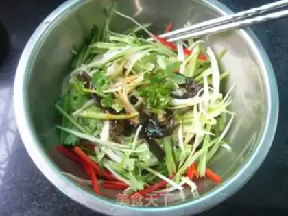 Make cucumber-mixed gill mushrooms step 5