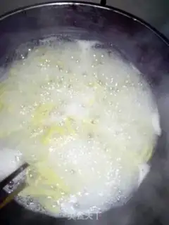 Make Egg spinach noodles step 7