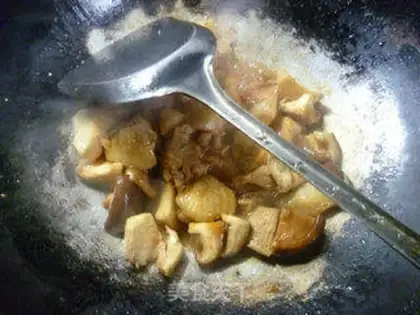 Make Two mushrooms fried chicken wings step 10