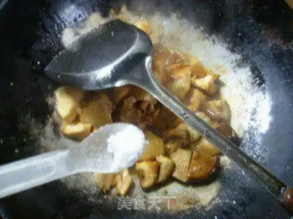 Make Two mushrooms fried chicken wings step 11