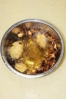 Make Fried ostrich yellow step 4