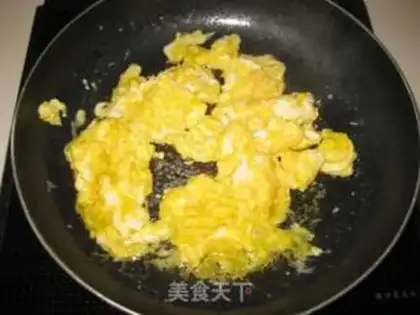 Make Pelican egg fried rice step 4
