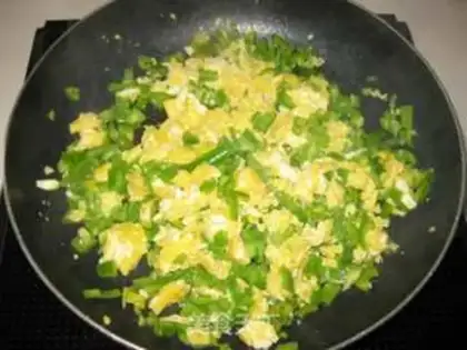 Make Pelican egg fried rice step 6