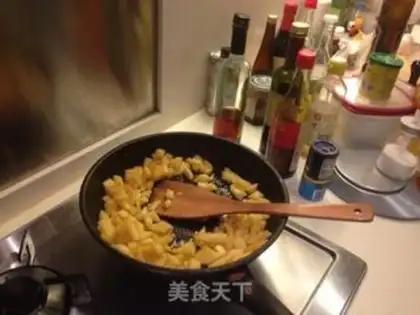 Make Cinnamon apple pie step 2
