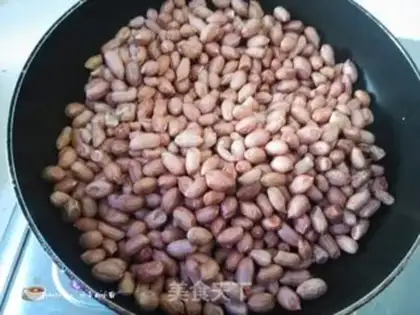 Make Sweet sweet sesame peanut sugar step 1