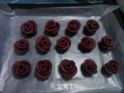 Make Rose cookies step 13