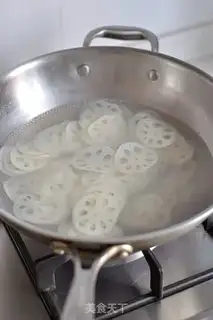 Make Onion chips step 1