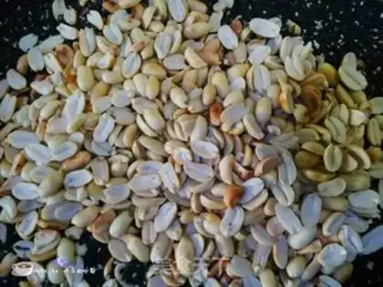 Make Sweet sweet sesame peanut sugar step 3