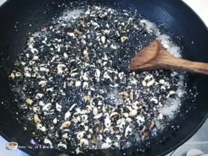 Make Sweet sweet sesame peanut sugar step 6