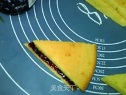 Make A jam sandwich cake step 10