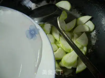 Make Pork gravy starts to bloom at night step 12