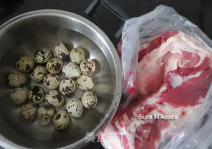 Make Quail egg red pork step 0